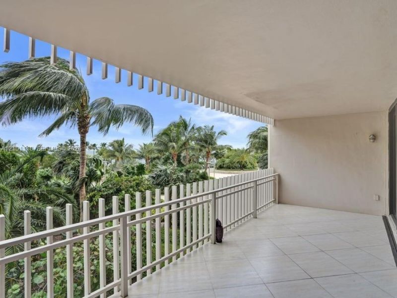 2 Grove Isle Dr , Unit B305, Miami, FL 33133 Photo