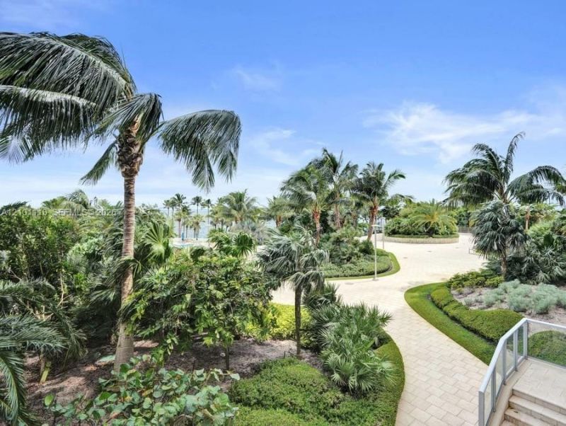 2 Grove Isle Dr , Unit B305, Miami, FL 33133 Photo