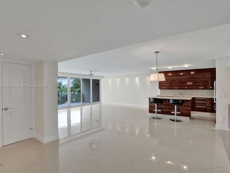 2 Grove Isle Dr , Unit B305, Miami, FL 33133 Photo