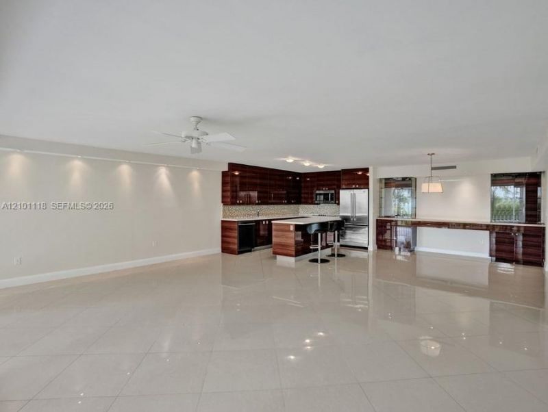 2 Grove Isle Dr , Unit B305, Miami, FL 33133 Photo