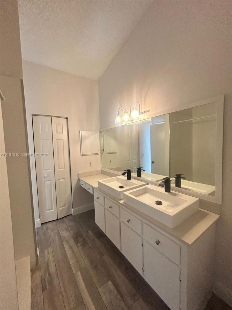 4211 S Pine Island Rd , Davie, FL 33328 Photo
