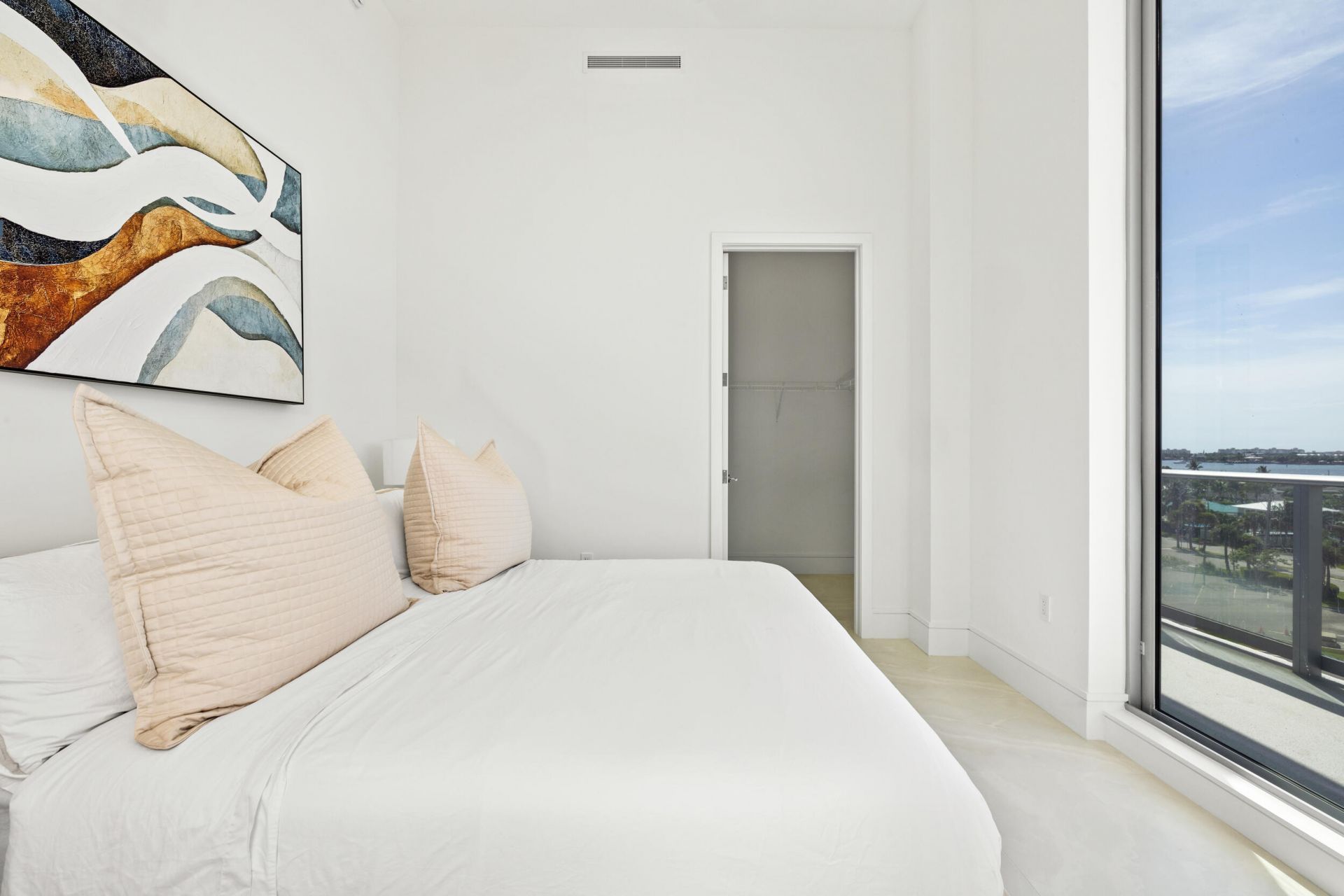220 Lake Shore Drive, Unit 612, West Palm Beach, FL 33403 Photo