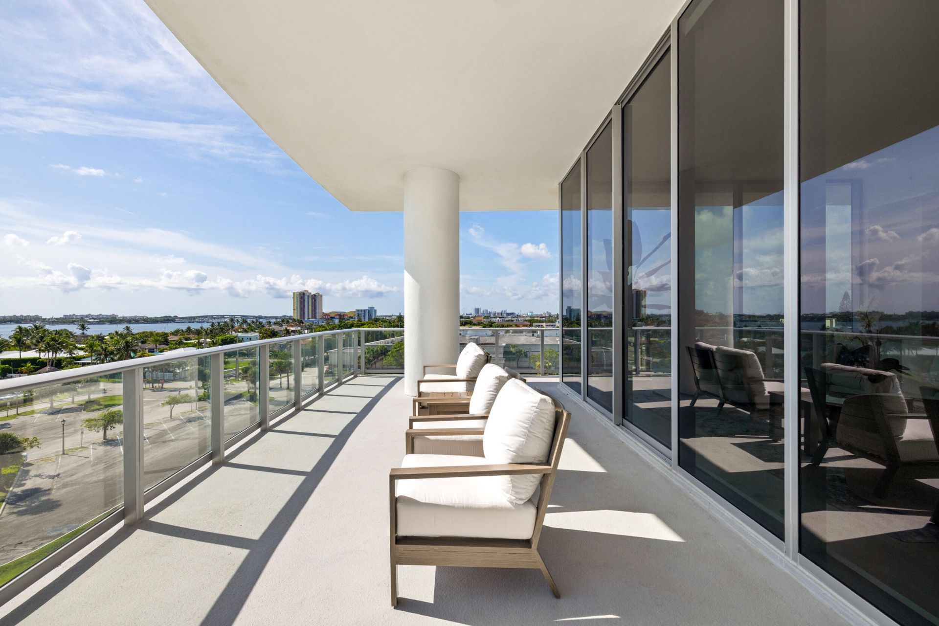 220 Lake Shore Drive, Unit 612, West Palm Beach, FL 33403 Photo