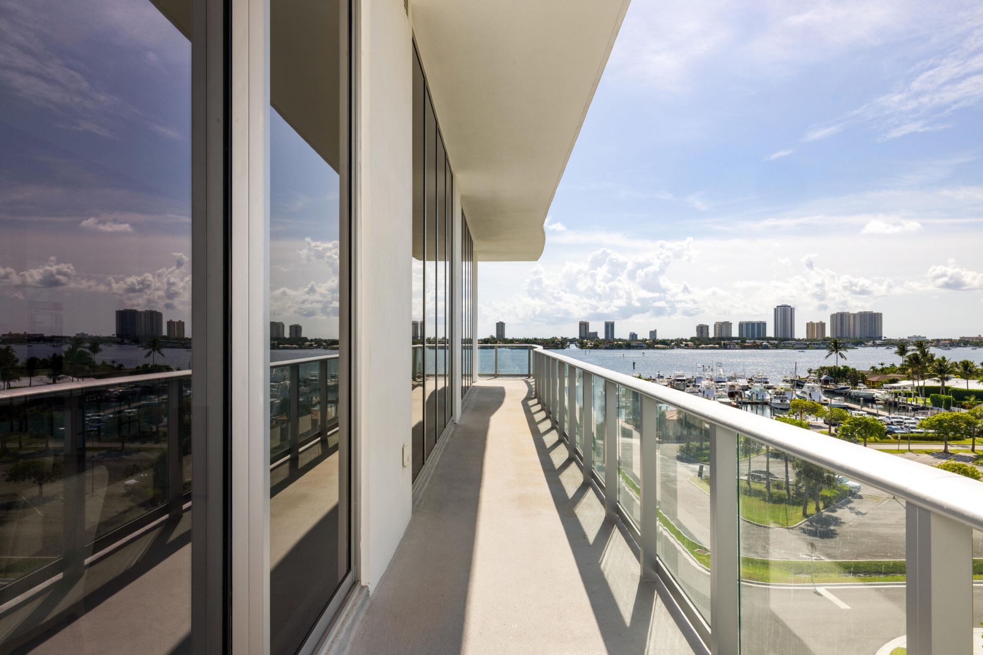220 Lake Shore Drive, Unit 612, West Palm Beach, FL 33403 Photo