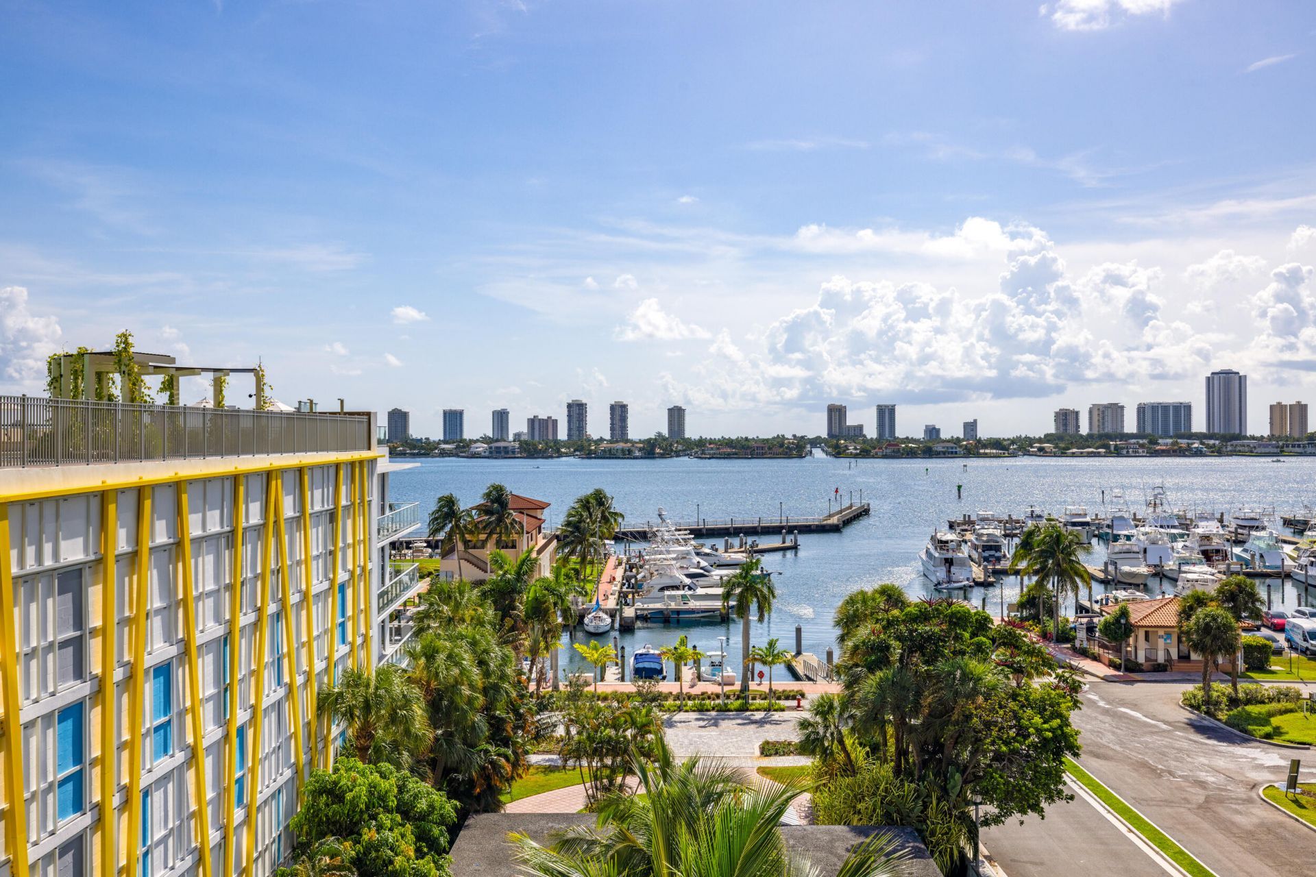 220 Lake Shore Drive, Unit 612, West Palm Beach, FL 33403 Photo