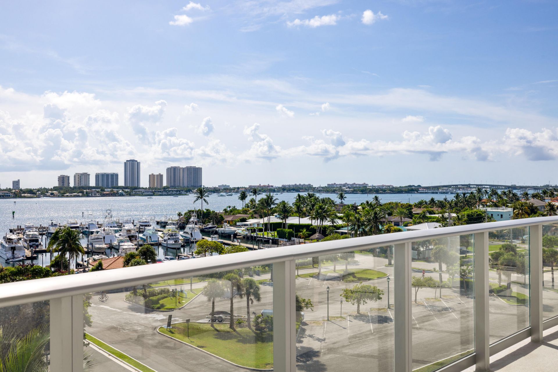 220 Lake Shore Drive, Unit 612, West Palm Beach, FL 33403 Photo