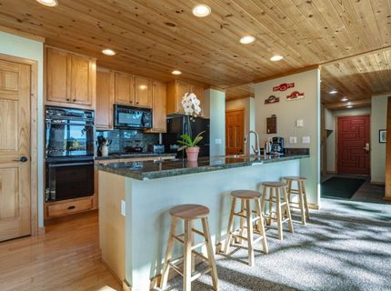 305 Edgecliff Way, Tahoe City, CA 96145 Photo