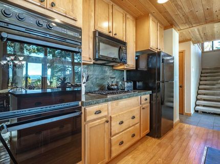 305 Edgecliff Way, Tahoe City, CA 96145 Photo