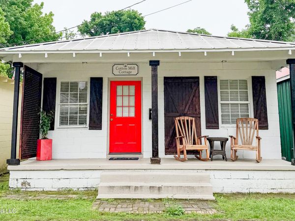 623 N Wall Street, Natchez, MS 39120