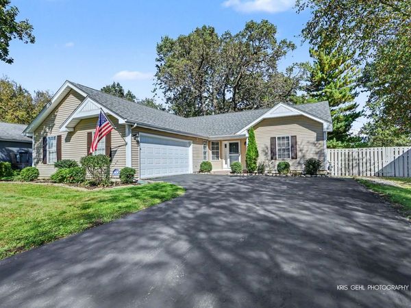 714 Dartmouth Drive , Island Lake, IL 60042