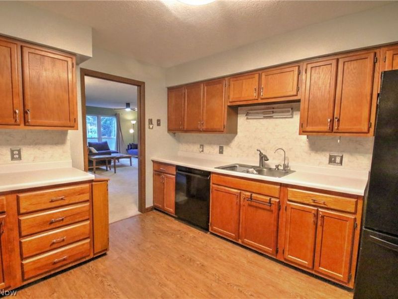 1418 Easthill Square NE, Canton, OH 44714 Photo 14