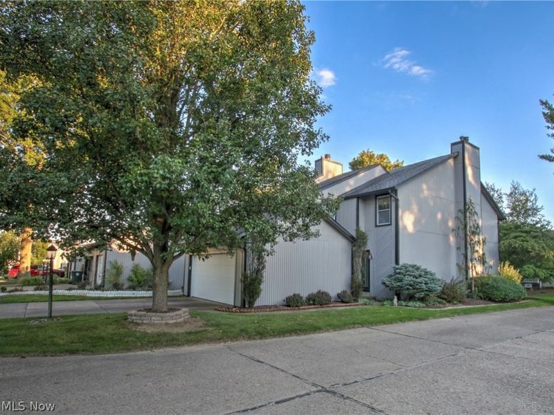 1418 Easthill Square NE, Canton, OH 44714 Photo 3