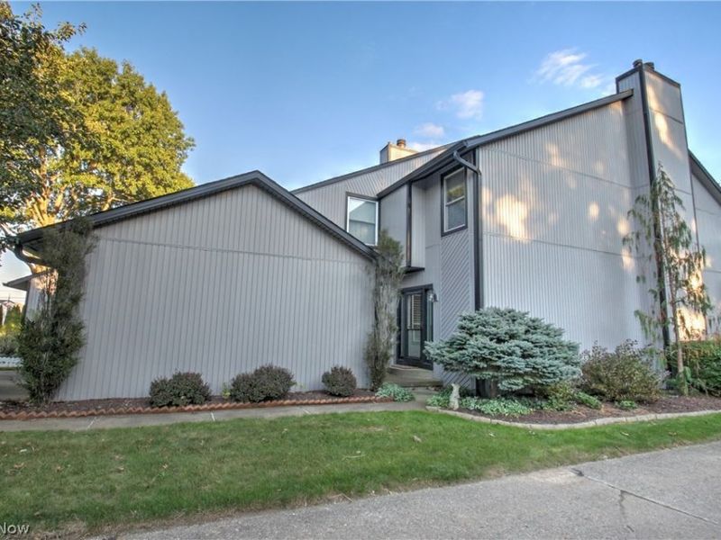 1418 Easthill Square NE, Canton, OH 44714 Photo 4