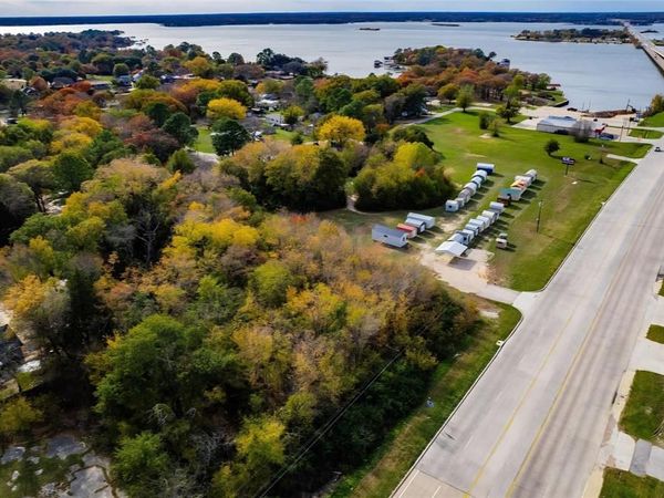 2715 W Main Street , Gun Barrel City, TX 75156
