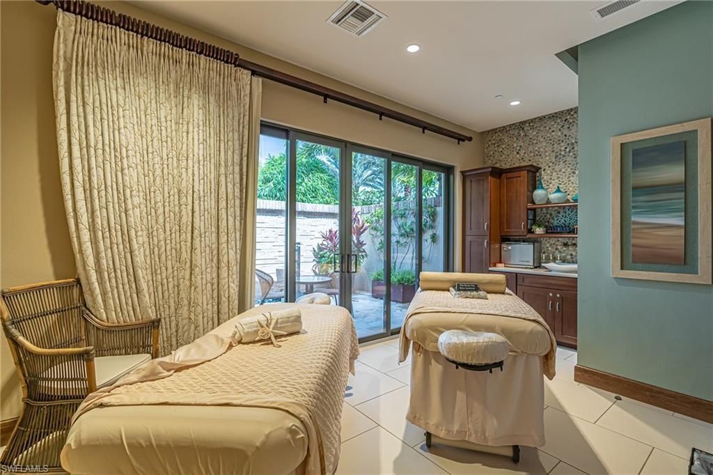 9419 Benvenuto Ct , Unit 204, Naples, FL 34119 Photo