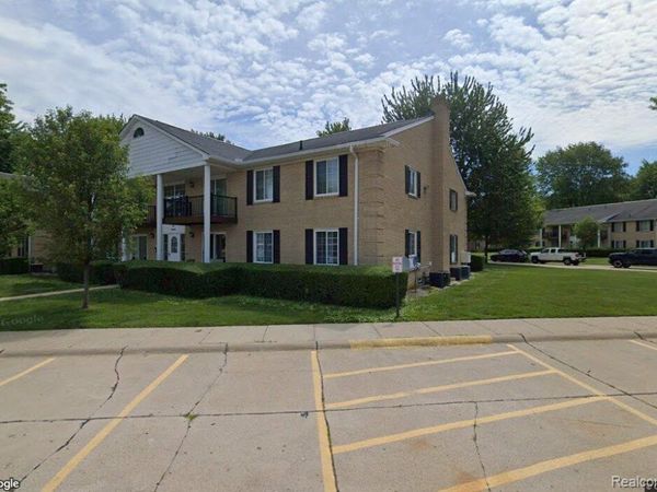 34660 Huntley Drive, Unit 38, Sterling Heights, Mi 48312