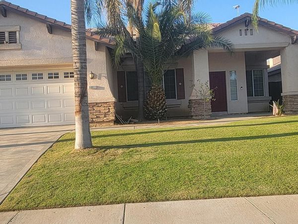 10912 Cypress Falls Ave., Bakersfield, CA 93312