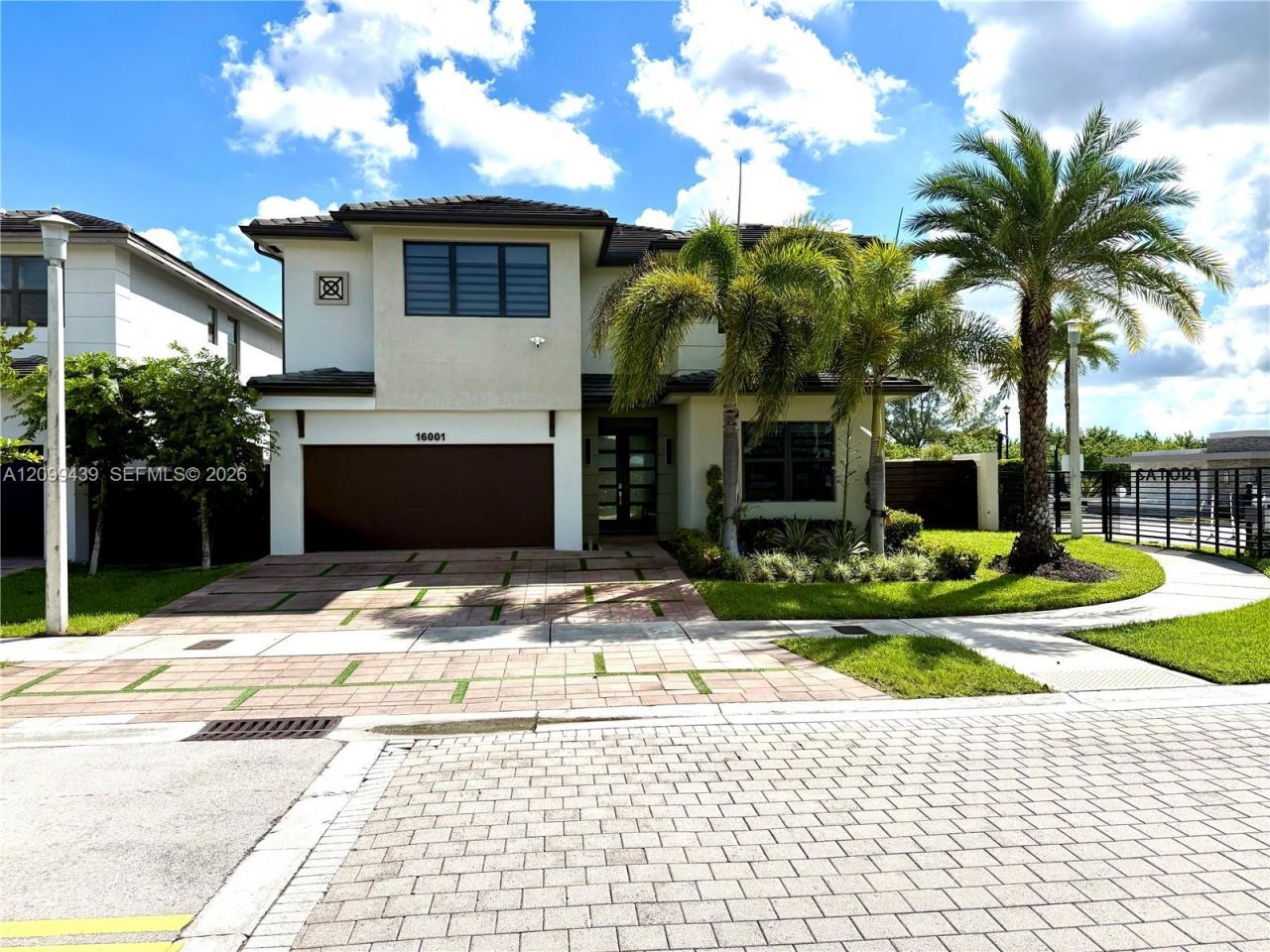 16001 NW 87th Ct, Miami Lakes, FL 33018 Photo