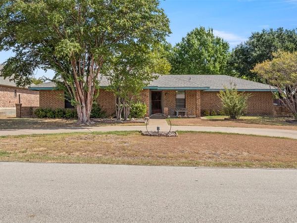 500 Sunflower Street, Red Oak, TX 75154