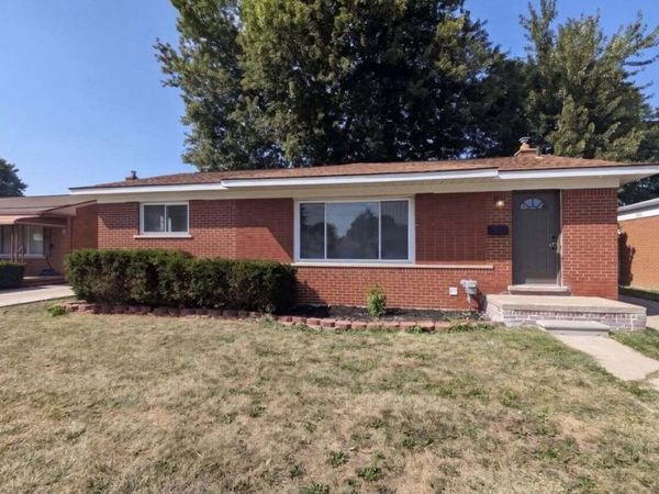 8507 Darlene Street, Warren, MI 48093