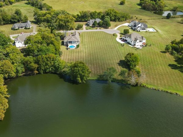 1020 Shimmering Way , Gallatin, TN 37066