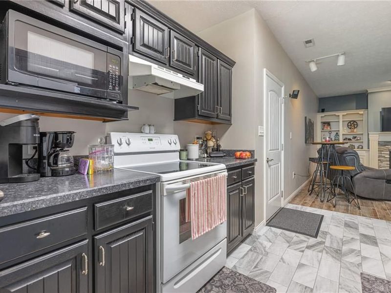 1860 Brandonhall Drive, Miamisburg, OH 45342 Photo 8