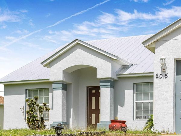 205 SW Kestor Drive, Port St. Lucie, FL 34953