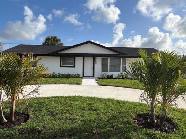 4318 Crestdale St , Palm Beach Gardens, FL 33410