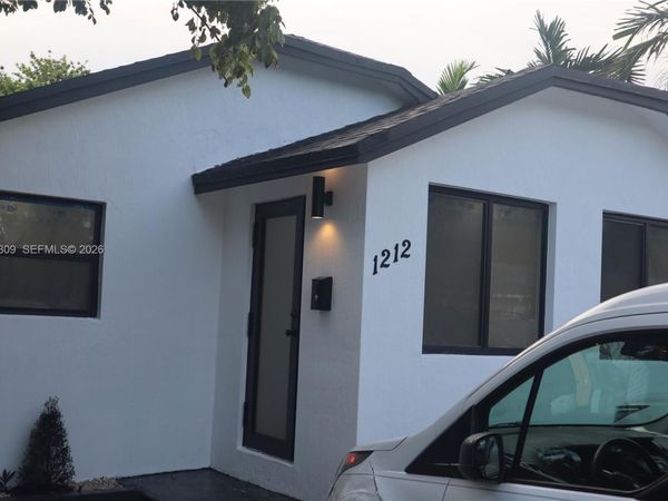1212 N 22nd Ave , Hollywood, FL 33020