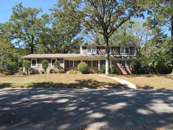 6201 Blackhawk Dr, North Little Rock, AR 72116