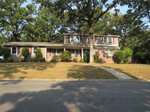 6201 Blackhawk Dr, North Little Rock, AR 72116
