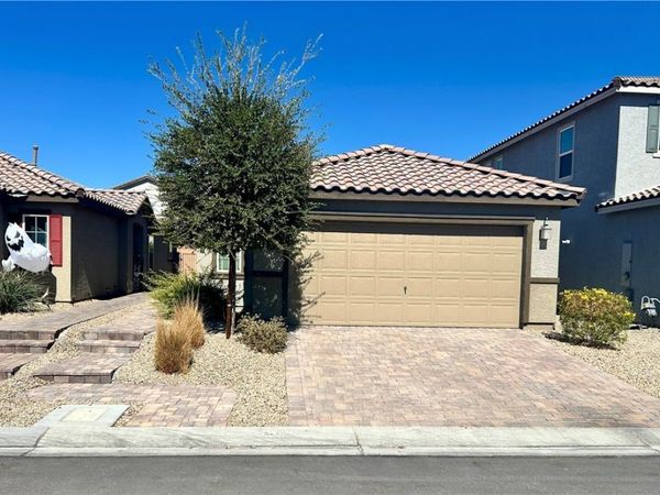 6594 Secret Grove Avenue , Las Vegas, NV 89130