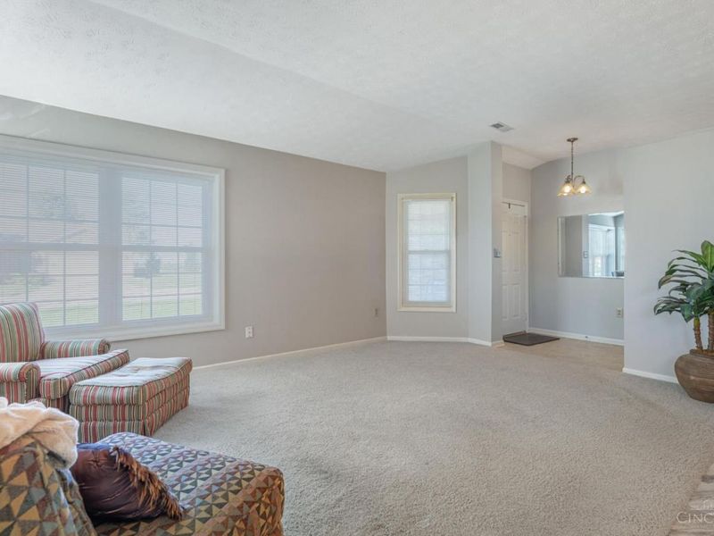 1860 Brandonhall Drive, Miamisburg, OH 45342 Photo 4