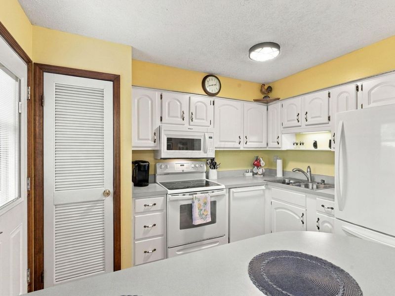 443 Pamlico Street, Unit JL2, Columbus, OH 43228 Photo 18