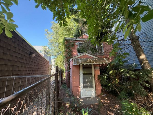 827 Pine Street , Brooklyn, NY 11208