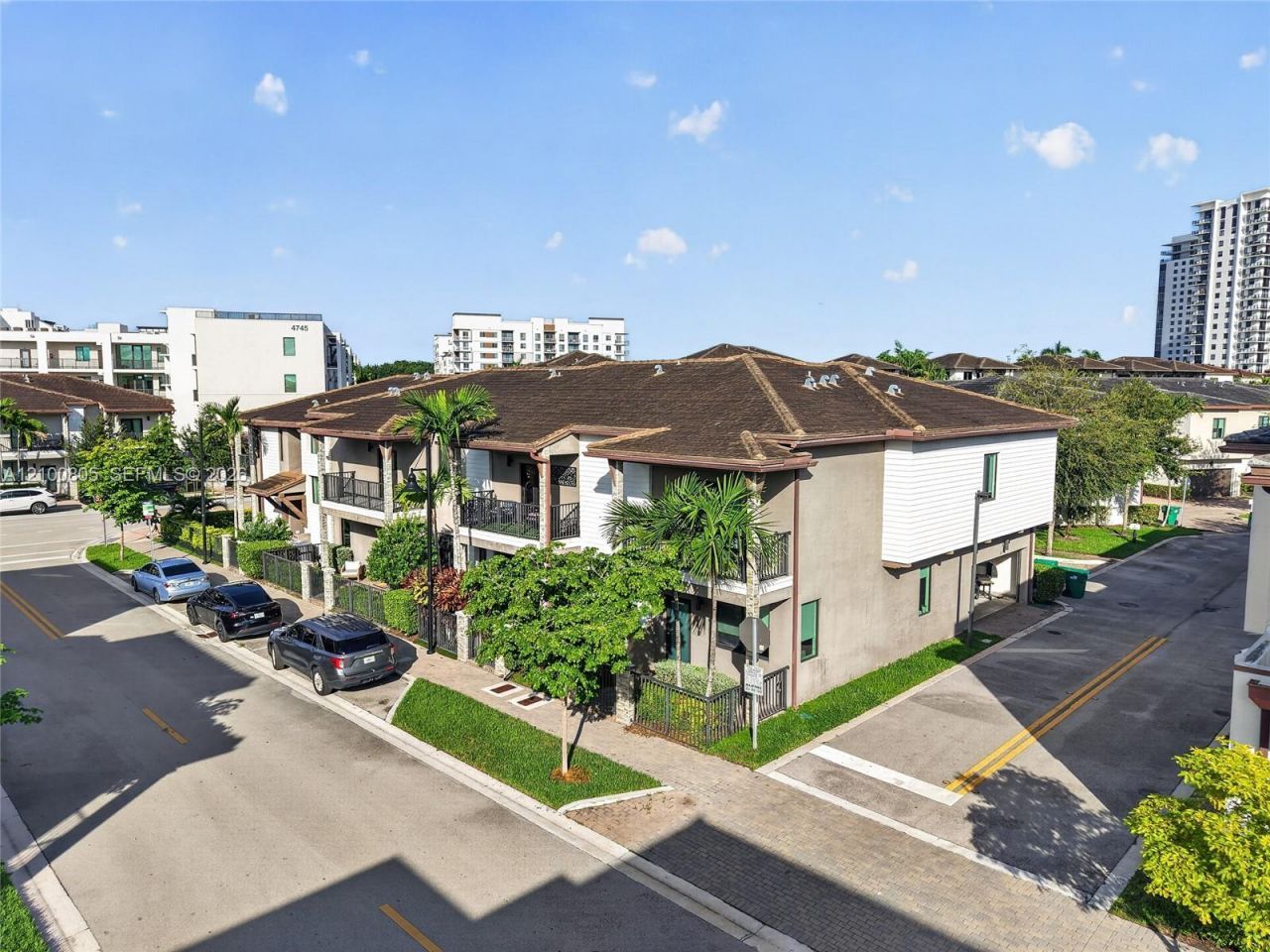 8373 NW 49th St, Doral, FL 33166 Photo