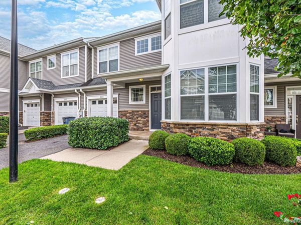 2305 Townhome Way , Huntington Station, NY 11746