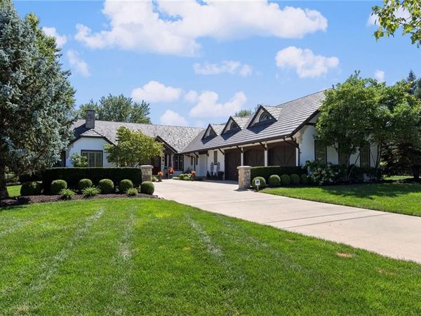 3849 W 139th Terrace, Leawood, KS 66224