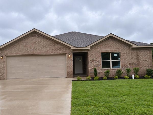 5501 Lotus St., Jonesboro, AR 72404