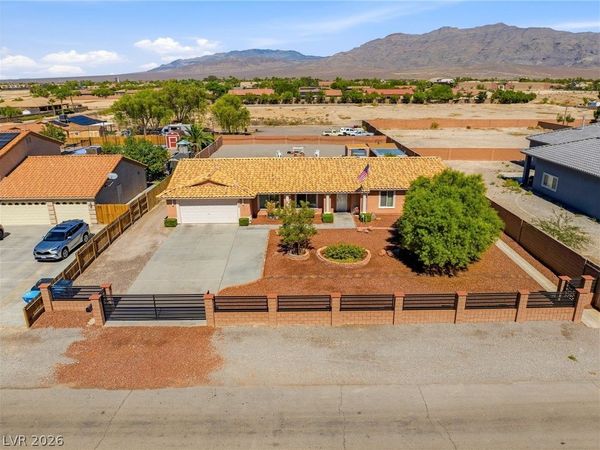 6560 Whispering Sands Drive , Las Vegas, NV 89131