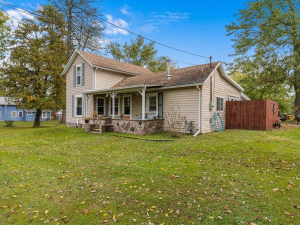 53 Greenwood Avenue, Hillsdale, MI 49242