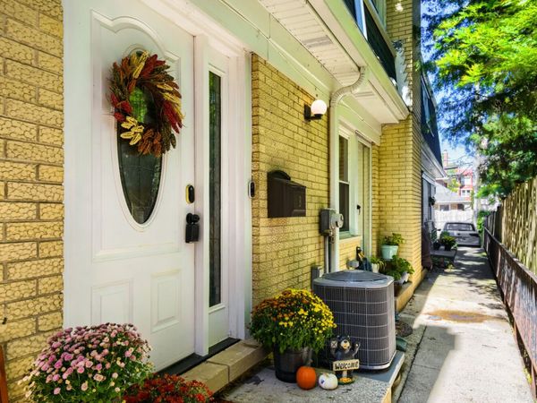 1410 W Sherwin Avenue , Unit B, Chicago, IL 60626