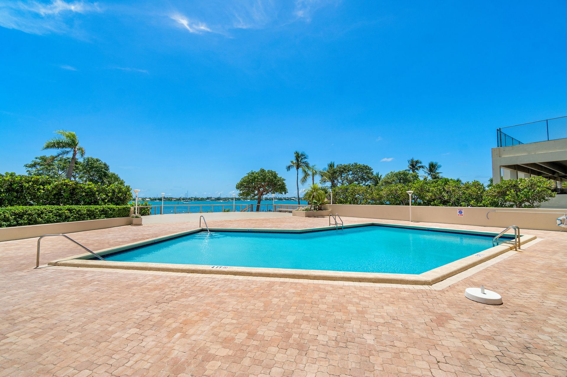 5600 N Flagler Drive, Unit 409, West Palm Beach, FL 33407 Photo