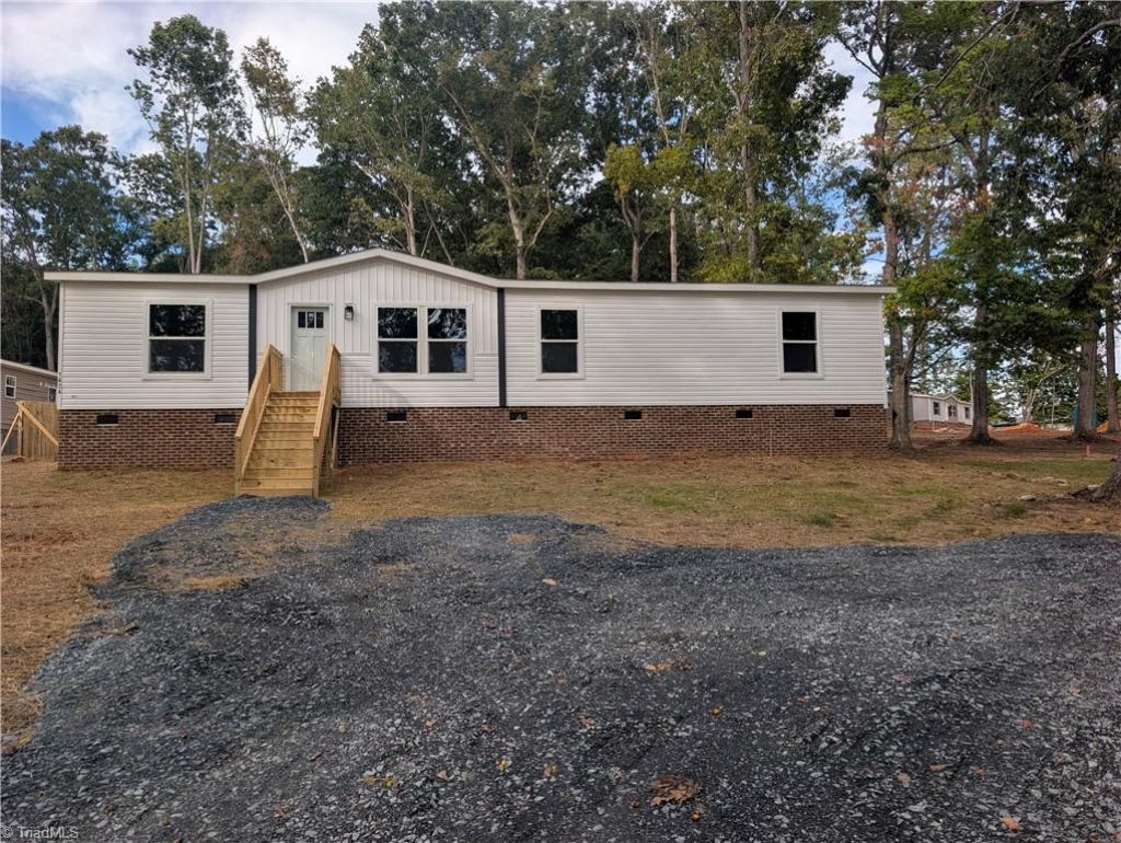 1424 Pineview Road, Randleman, NC 27317 Main Photo