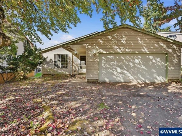 22825 SW Main St, Sherwood, OR 97140
