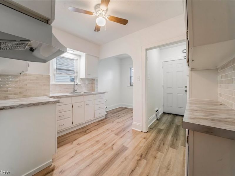 18107 East Park Drive, Cleveland, OH 44119 Photo 14