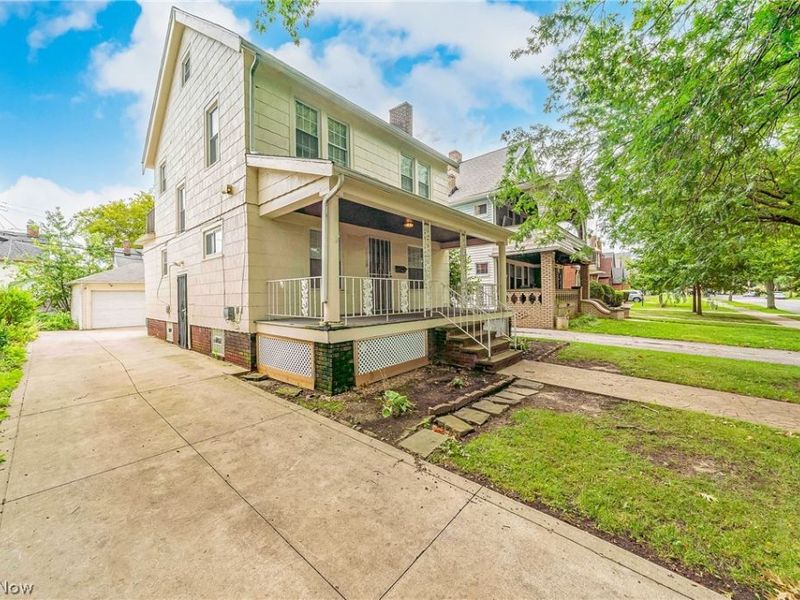 18107 East Park Drive, Cleveland, OH 44119 Photo 2