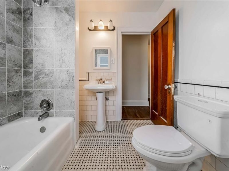 18107 East Park Drive, Cleveland, OH 44119 Photo 23
