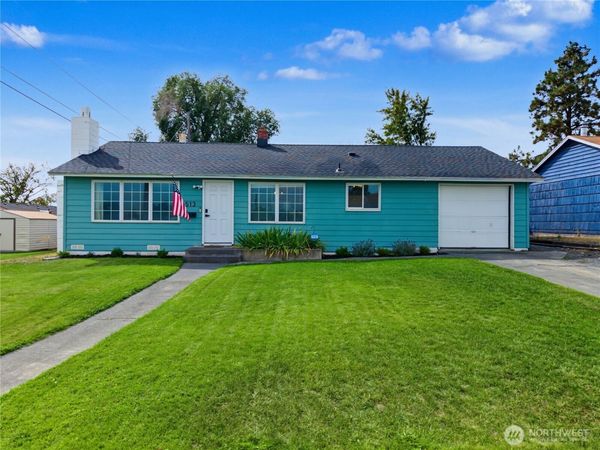 513 W Meridian Avenue , Moses Lake, WA 98837