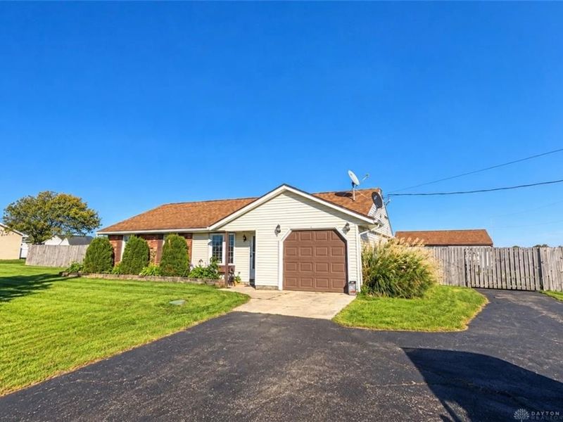 5348 Penny Pike, Springfield, OH 45502 Photo 2